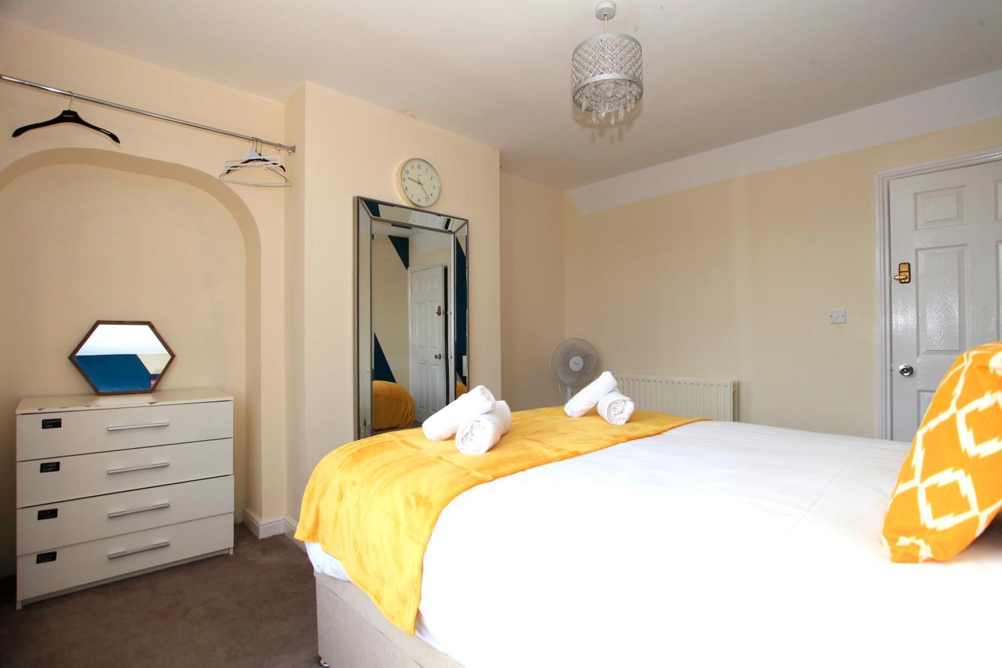 Luxury Hot Tub Entertainment Room Central Park Peterborough Exterior foto
