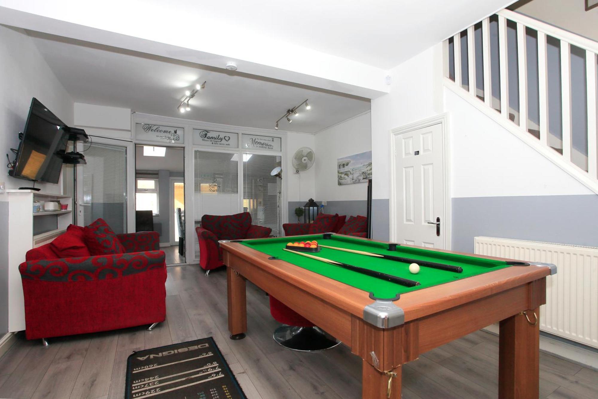 Luxury Hot Tub Entertainment Room Central Park Peterborough Exterior foto