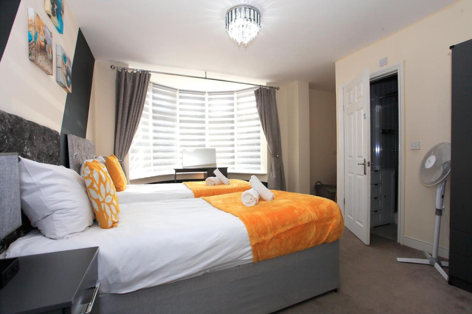Luxury Hot Tub Entertainment Room Central Park Peterborough Exterior foto